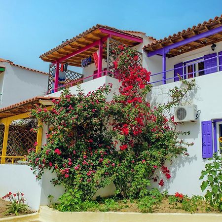 Sunflowers Apartments Маратокампос Екстер'єр фото